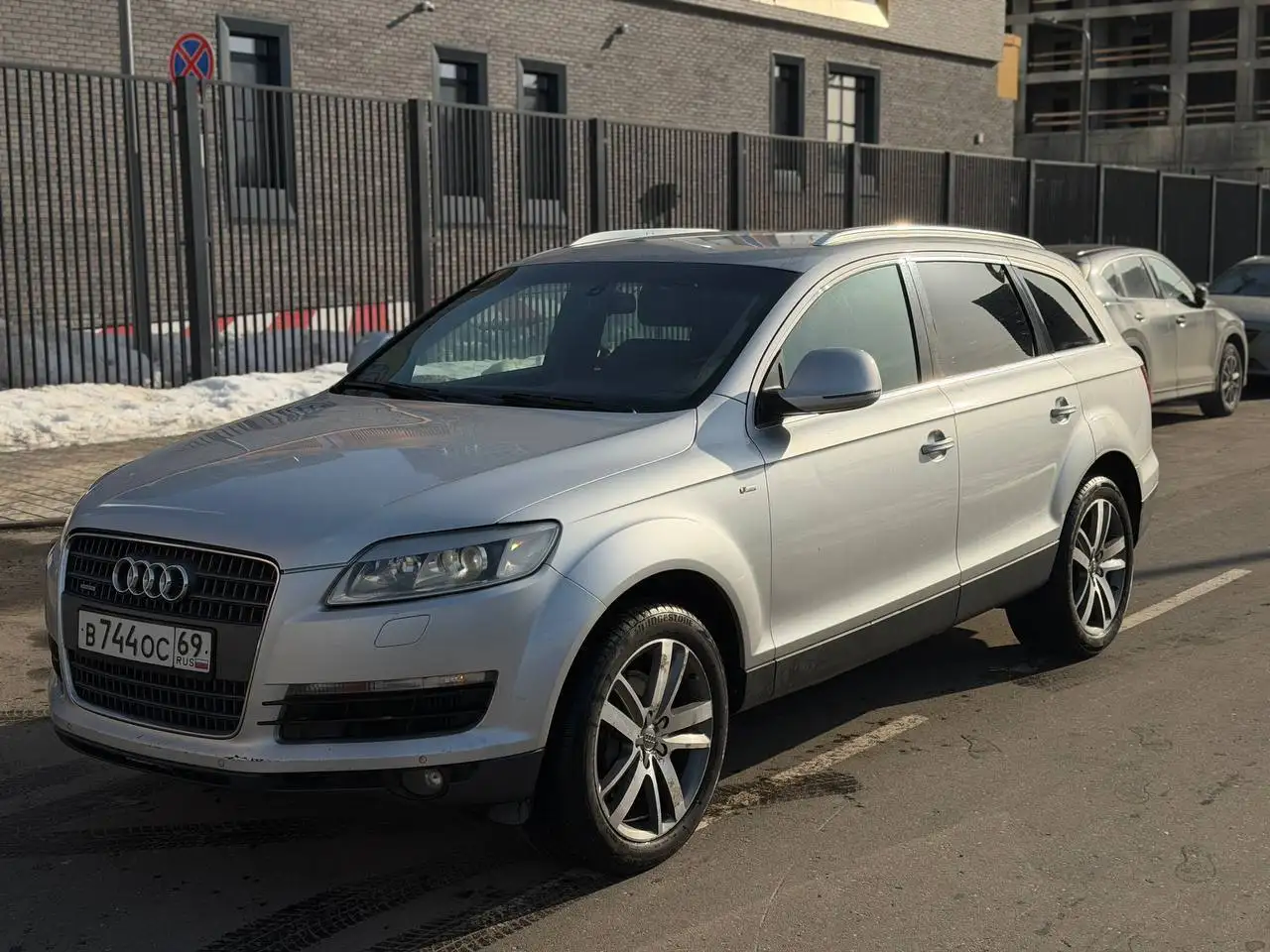 AUDI Q7 2008 года с пробегом 210000 км - Легковые автомобили (Авто) в Москва