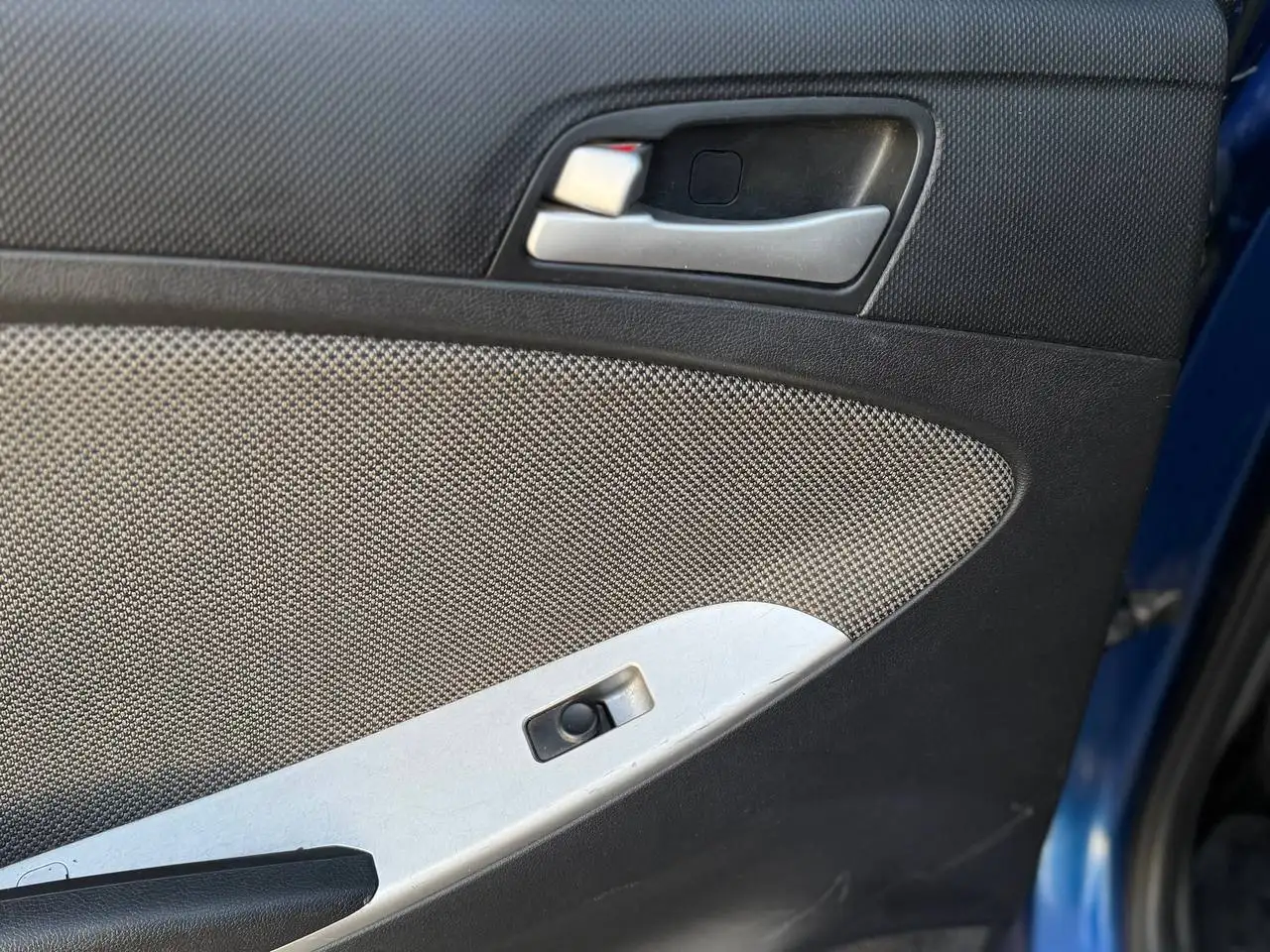 Продажа Hyundai Solaris 2011 года в Санкт-Петербурге - Легковые автомобили (Авто) в Санкт-Петербург