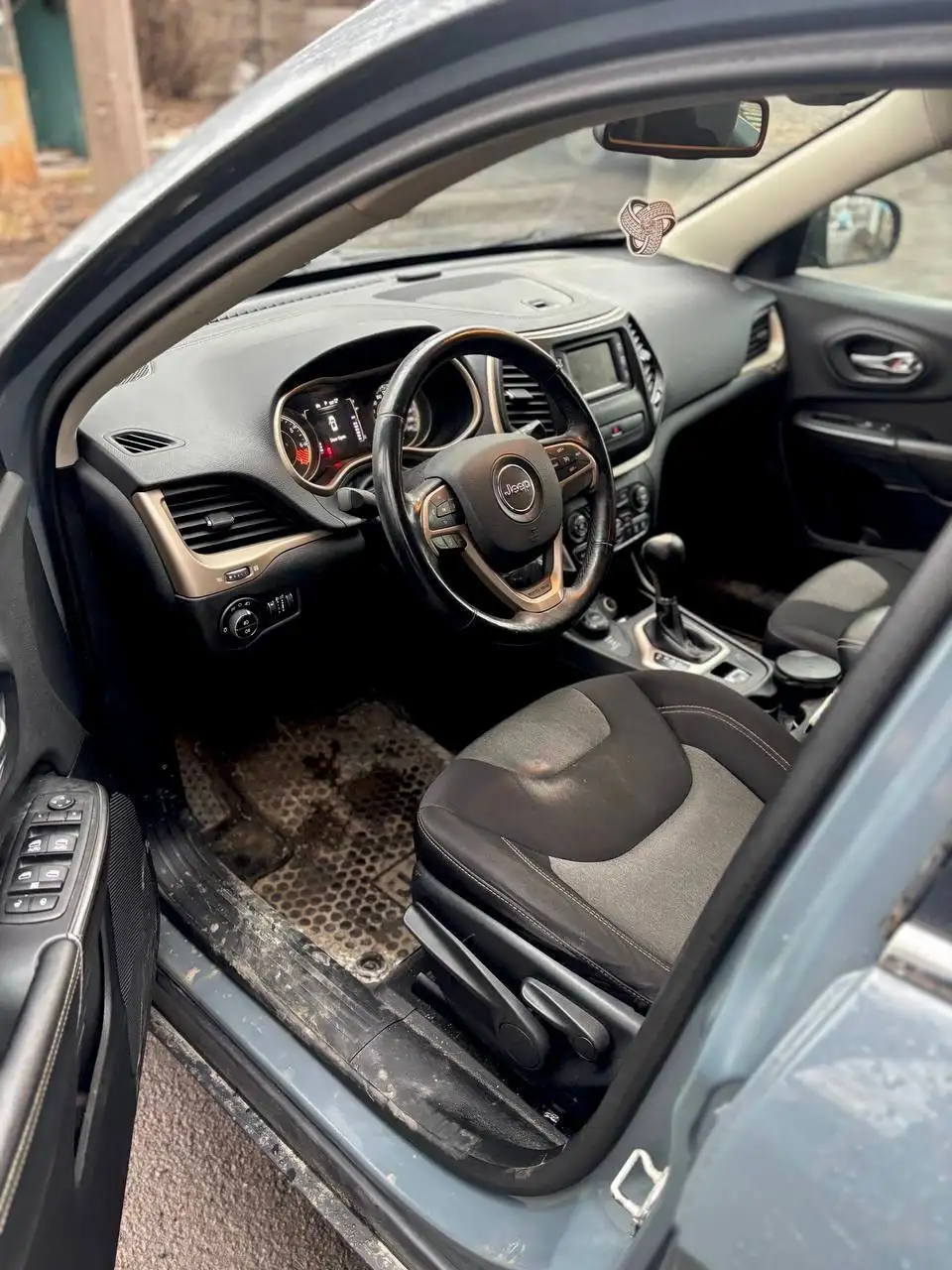 Jeep Cherokee 2014 с пробегом 190000 км - Внедорожники (Авто) в Москва