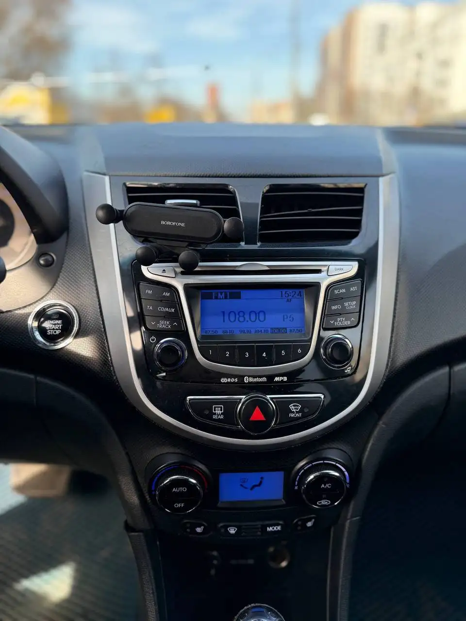 Продажа Hyundai Solaris 2011 года - Легковые автомобили (Авто) в Москва