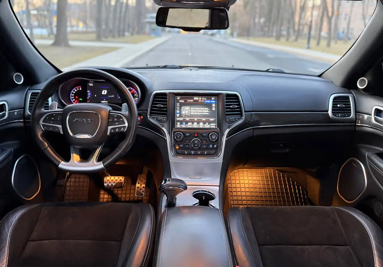 JEEP GRAND CHEROKEE SRT 2014 - Внедорожники (Авто) в Москва