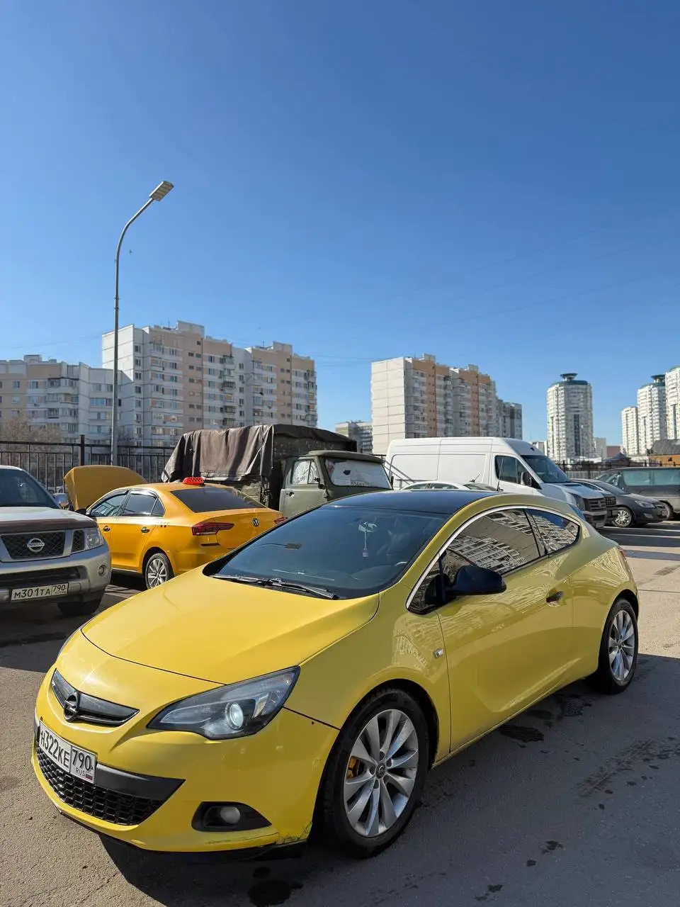 Opel Astra GTC 2012 года выпуска - Авто в Москва