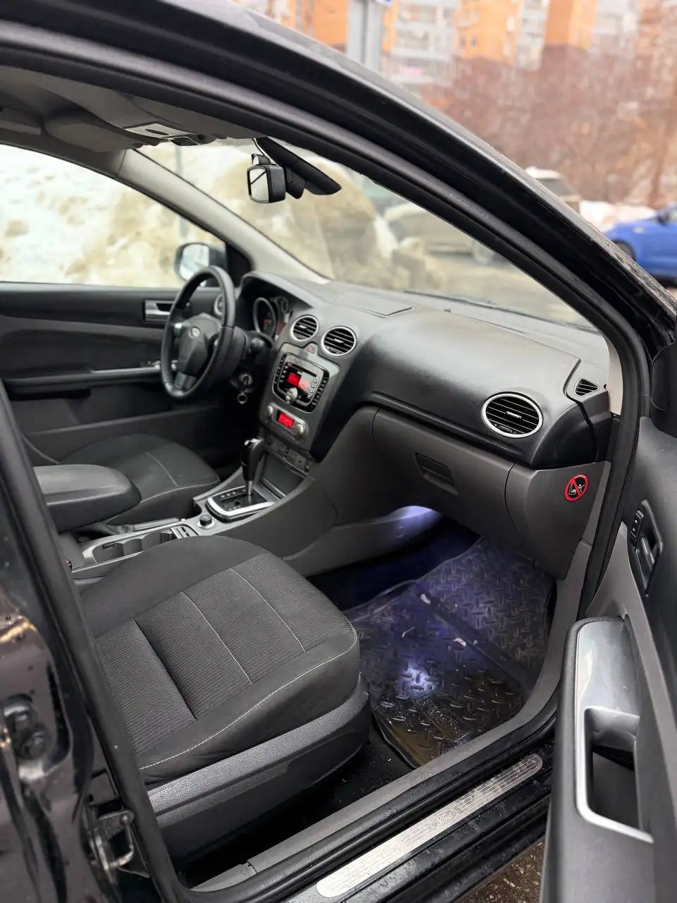 FORD FOCUS 2011 с пробегом 300000 км - Легковые автомобили (Авто) в Москва