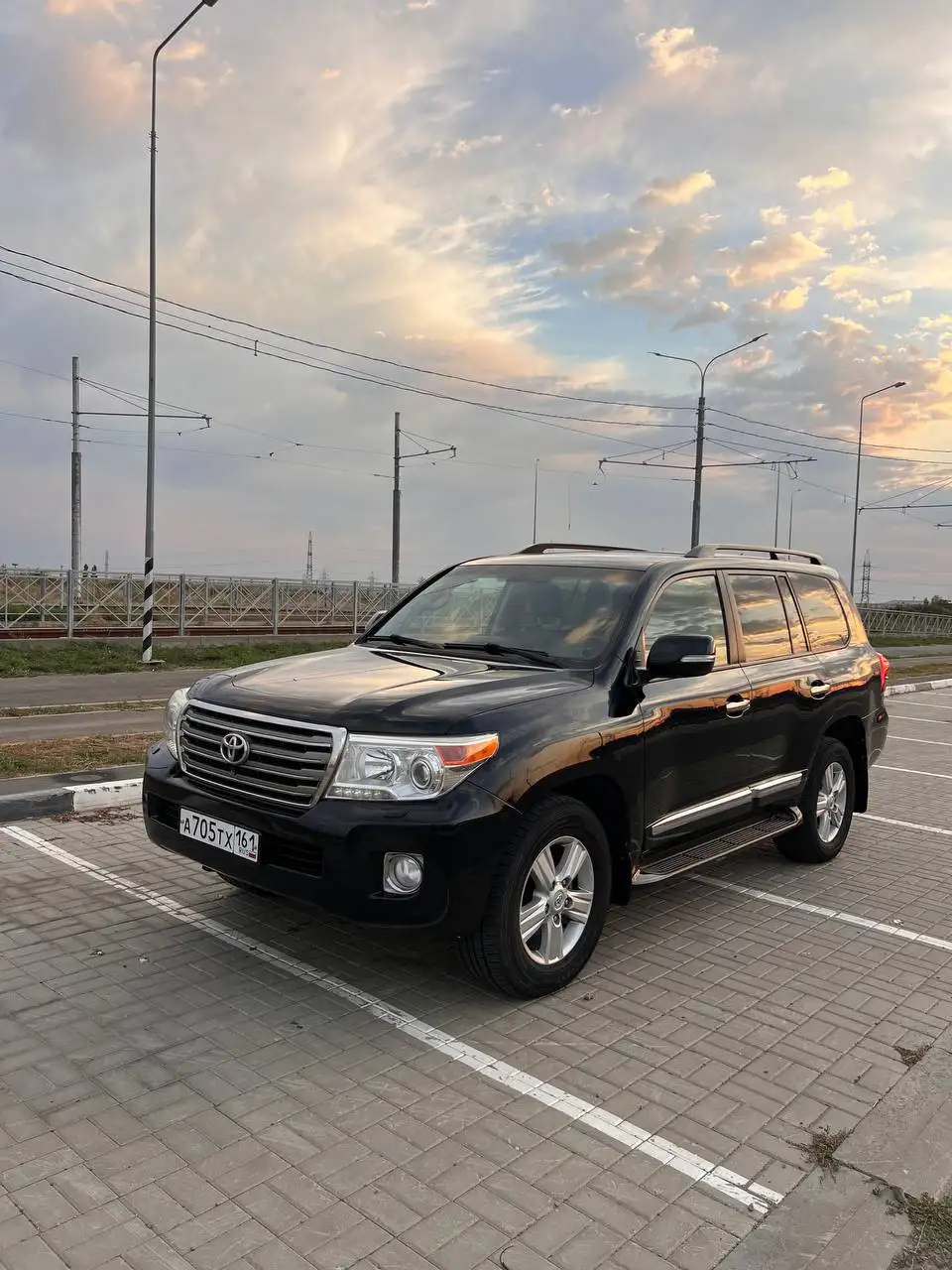 Продам TOYOTA LAND CRUISER 200 2013 года - Внедорожники (Авто) в Санкт-Петербург