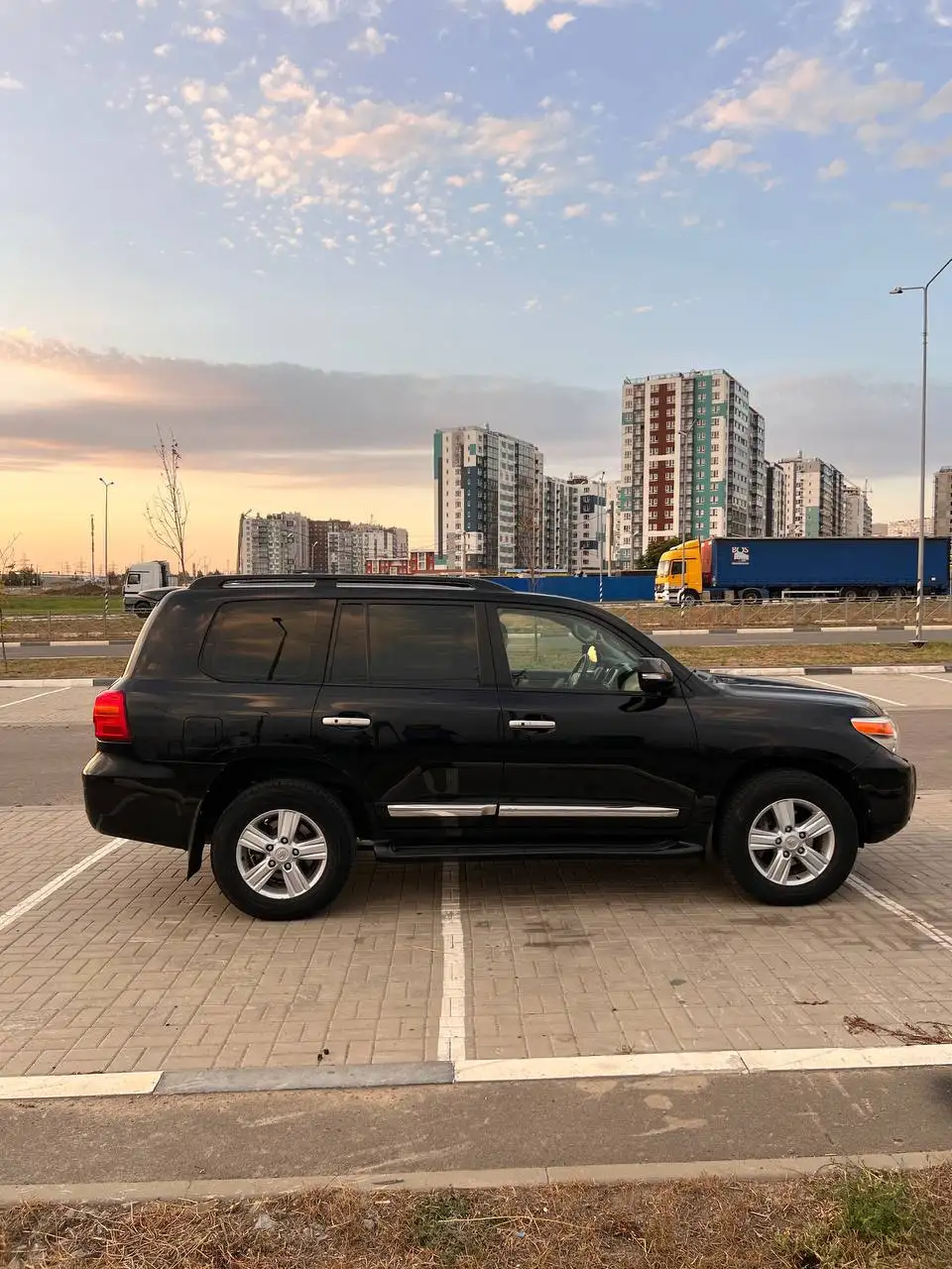 Продам TOYOTA LAND CRUISER 200 2013 года - Внедорожники (Авто) в Санкт-Петербург