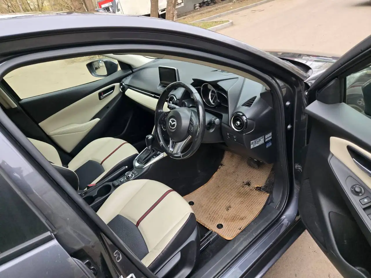 MAZDA DEMIO 2014 - Легковые автомобили (Авто) в Москва