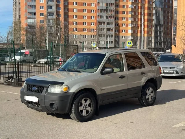 Ford Escape 2004 - Грузовые автомобили в Санкт-Петербург