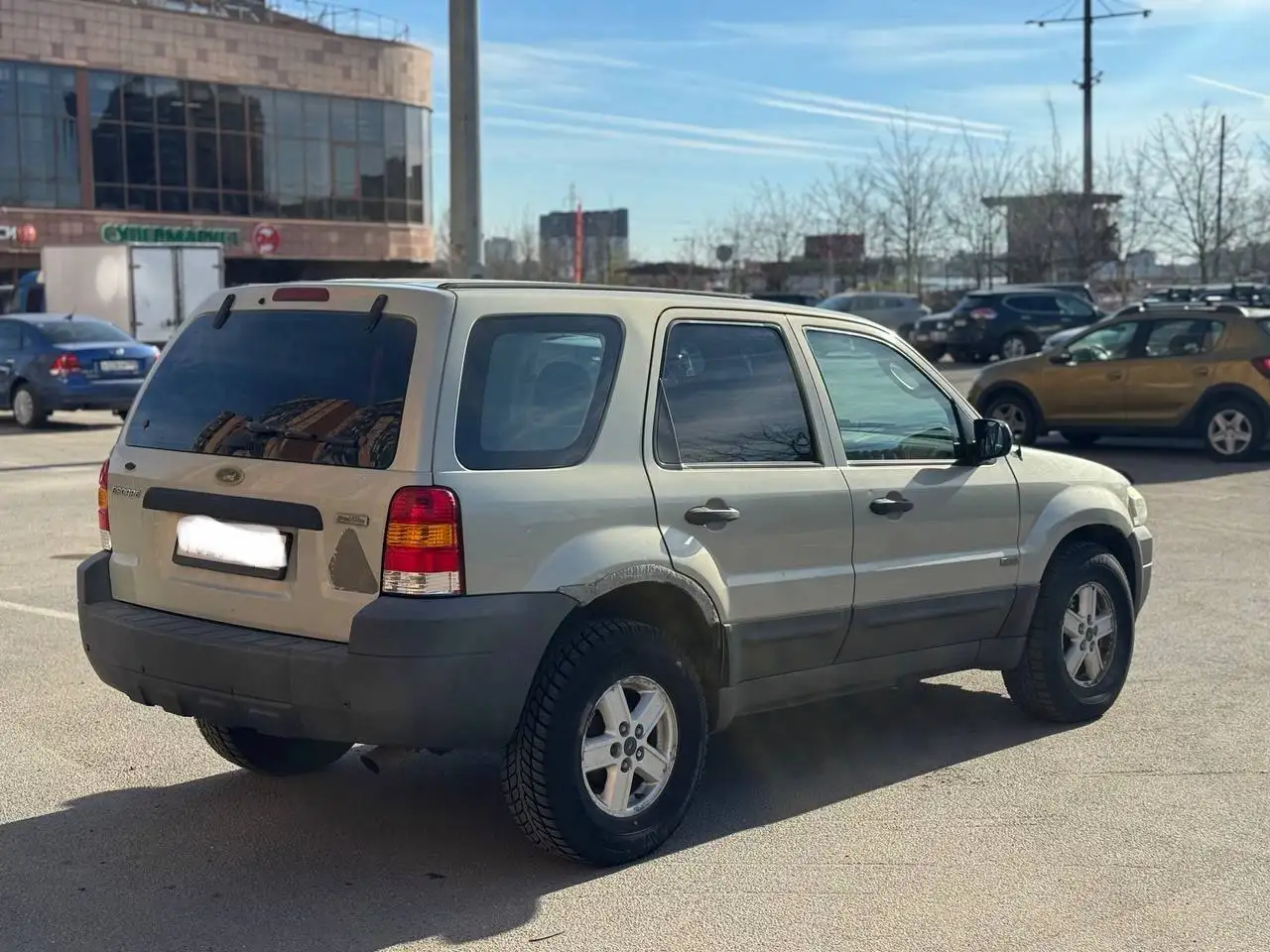 Ford Escape 2004 - Авто в Санкт-Петербург