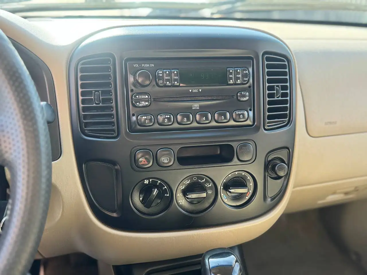 Ford Escape 2004 - Авто в Санкт-Петербург