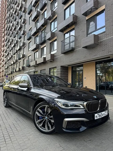 BMW M760Li G12 4WD 2017 - частное объявление в Москва