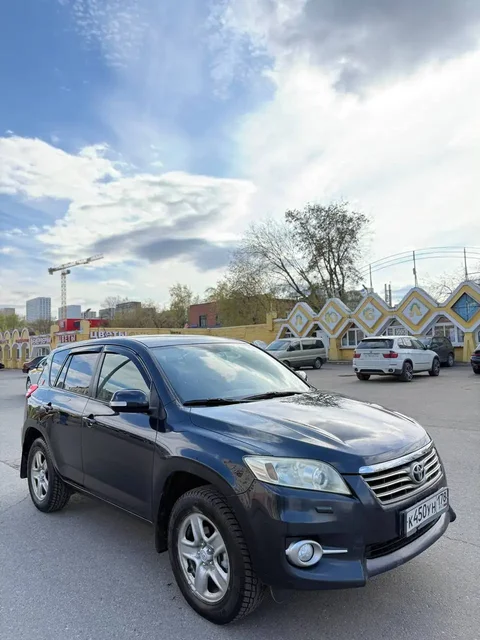 TOYOTA RAV-4 2011 - BMW X1 в Москва