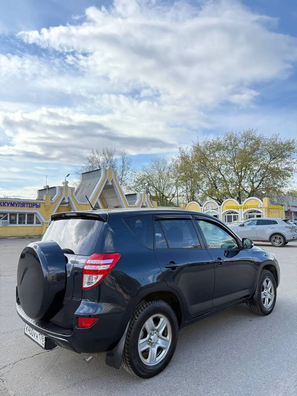 TOYOTA RAV-4 2011 - Легковые автомобили (Авто) в Москва