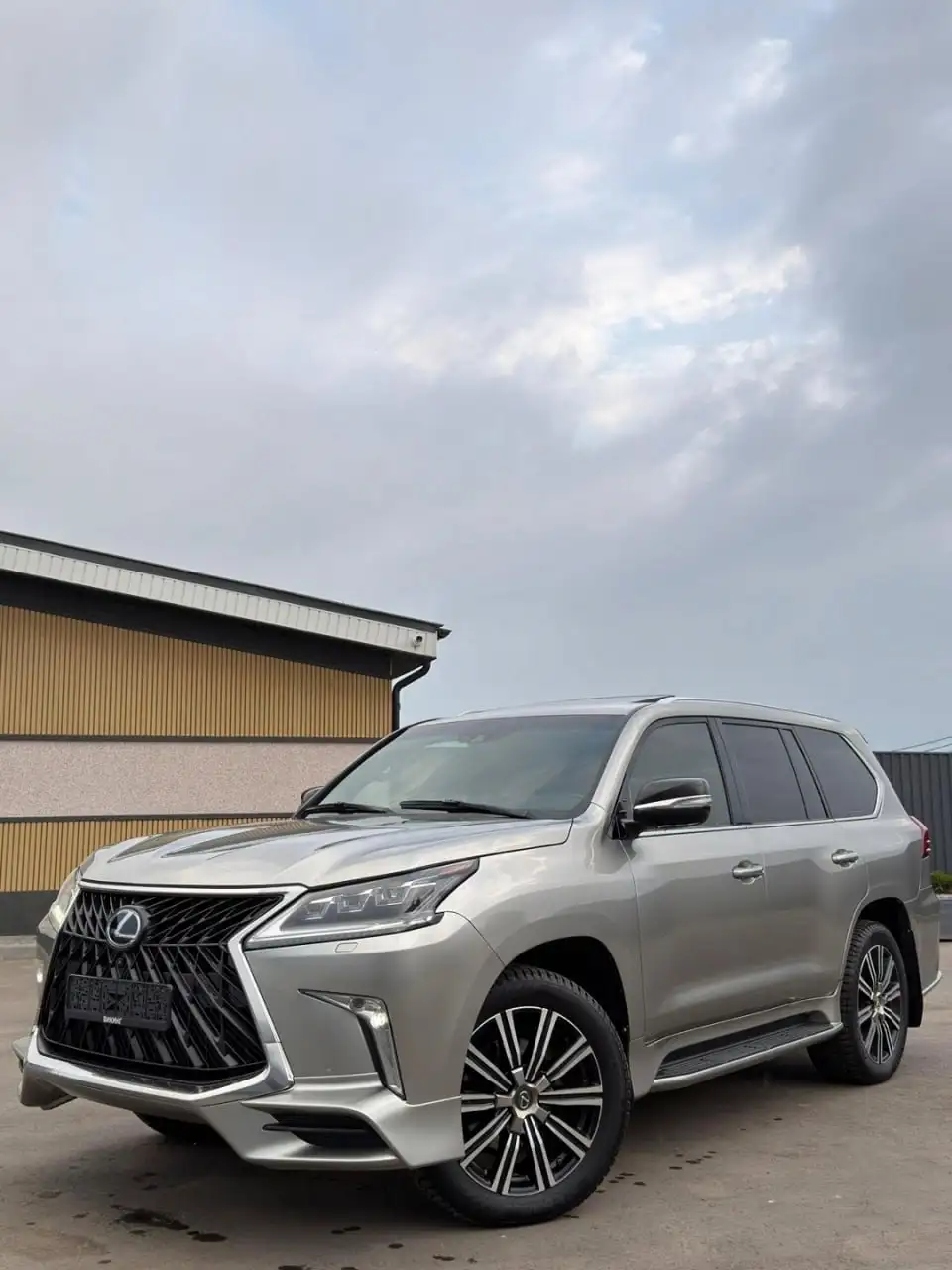 Lexus LX570 J200 2018 - Внедорожник (Авто) в Москва