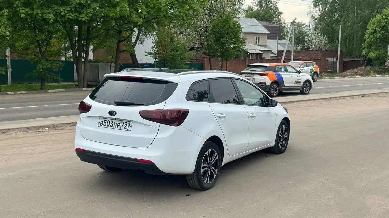 Kia Ceed JD 2013, 200.000 км, 1.6 AT - Легковые автомобили (Авто) в Москва