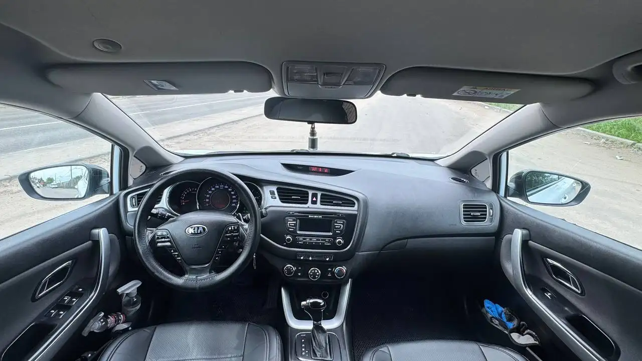 Kia Ceed JD 2013, 200.000 км, 1.6 AT - Легковые автомобили (Авто) в Москва