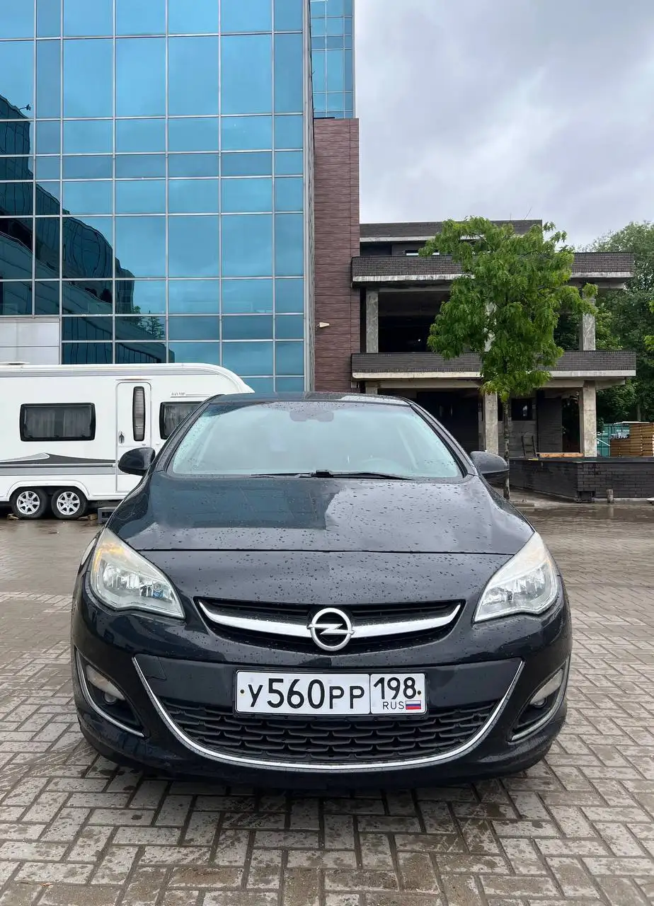 Opel Astra 2013 - Авто в Москва