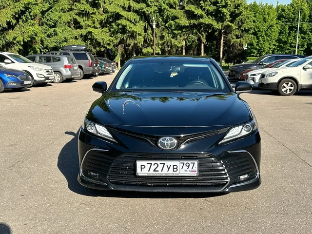 Toyota Camry 2.0 AT 2021 Рестайлинг, 86 000 км - Чехлы в Москва