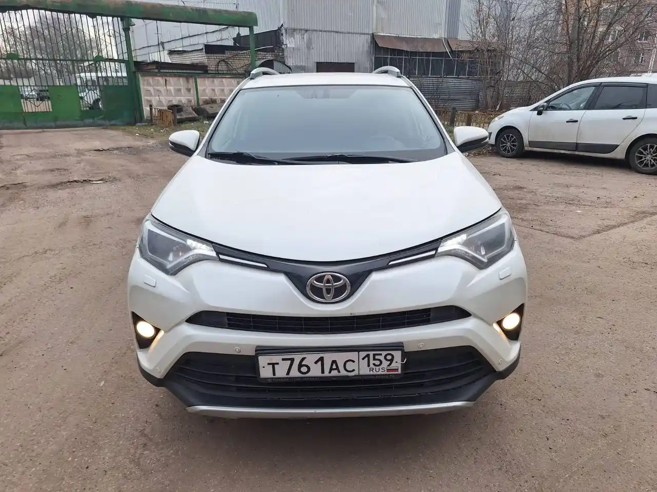Toyota Rav4 2016 года