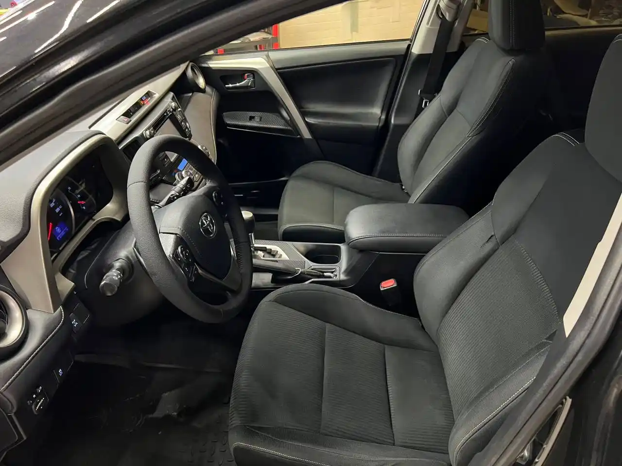 Toyota Rav4 2014 года