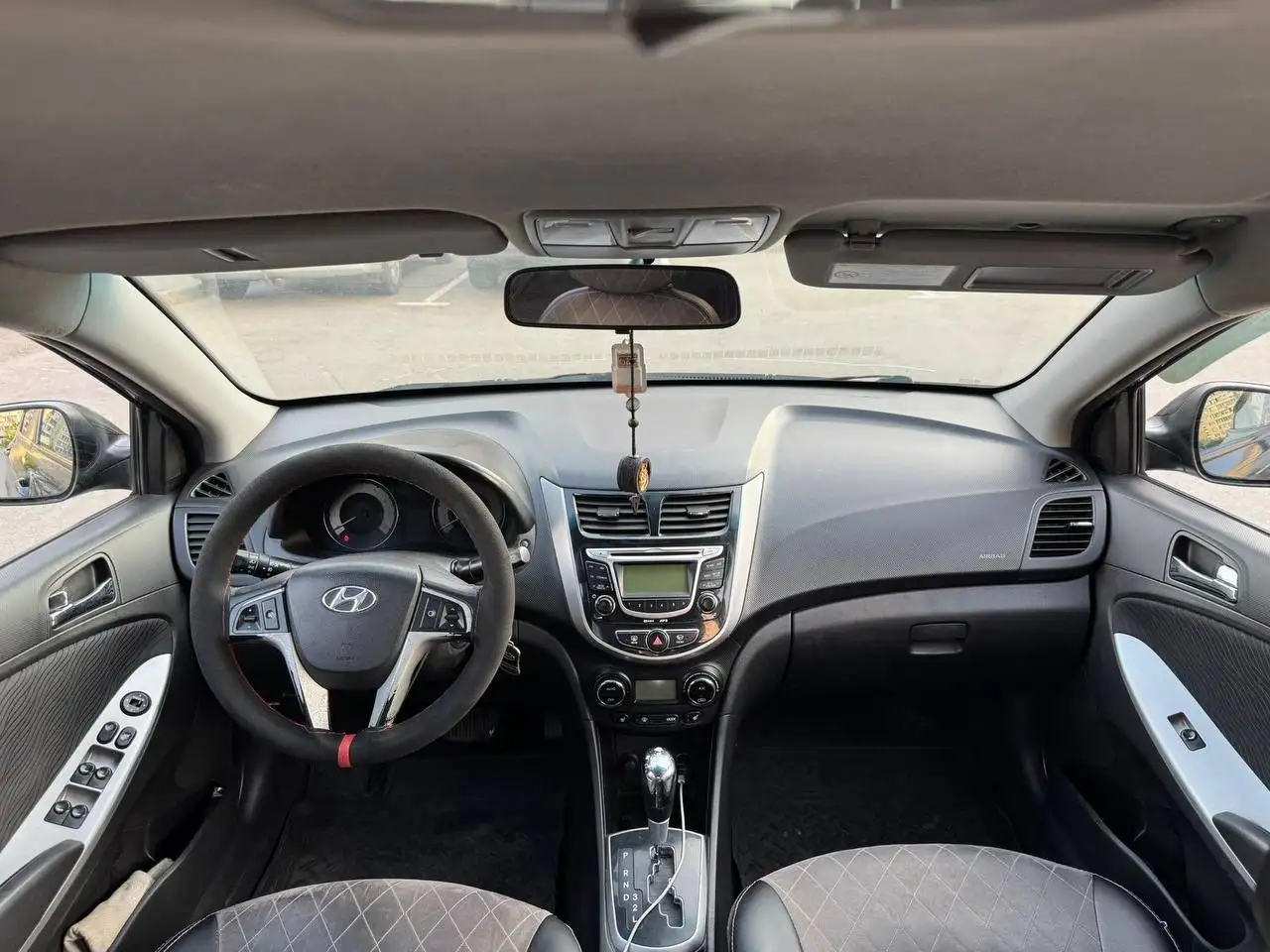Hyundai Solaris 2013 - Легковые автомобили (Авто) в Москва