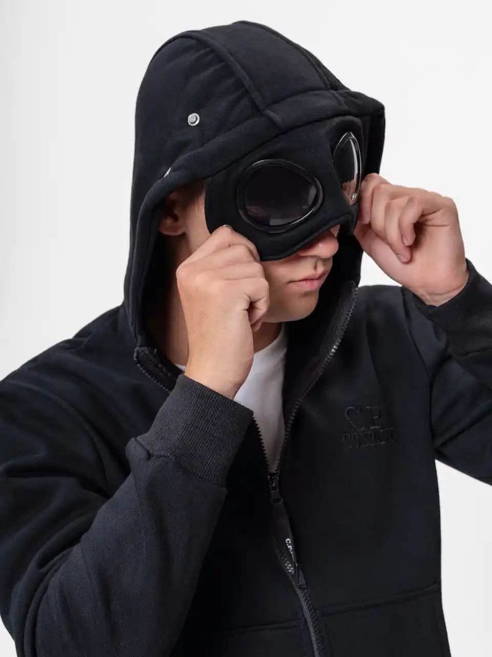 Худи с очками на капюшоне