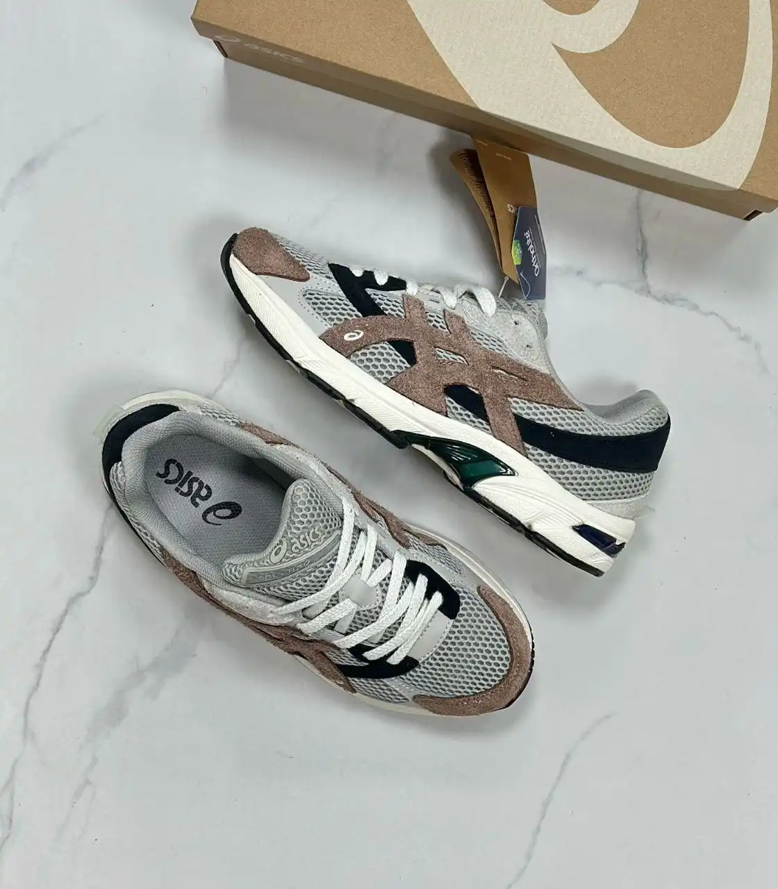 Asics кроссовки новая коллекция 2025