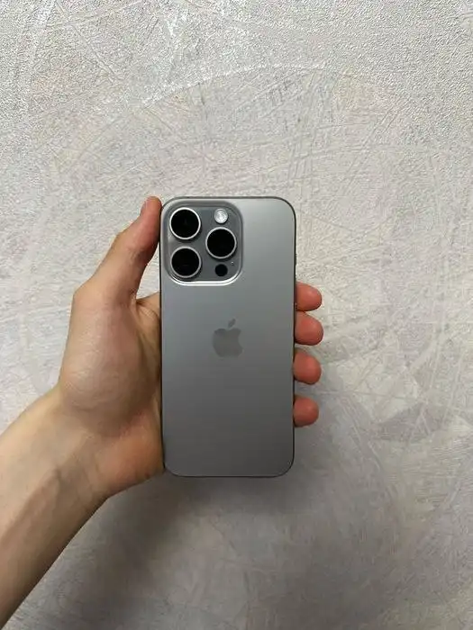 iPhone 15 Pro Max 256gb для девушки