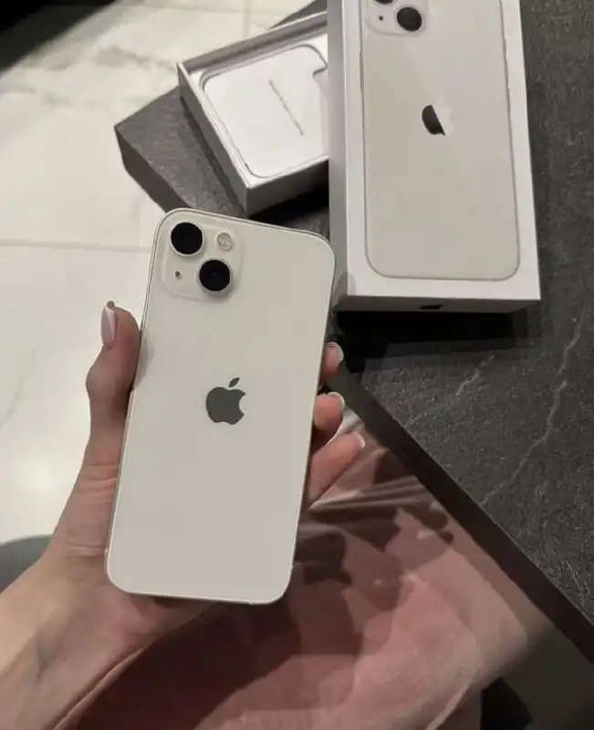 Продам iPhone 13 256 ГБ в отличном состоянии - Смартфоны (Электроника) в Воронеж