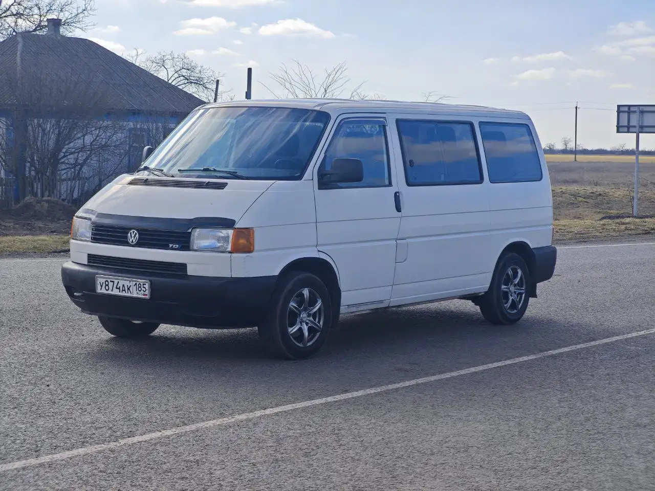 Volkswagen Transporter T4 2002 года в хорошем состоянии - Фургоны и микроавтобусы (Авто) в Геническ