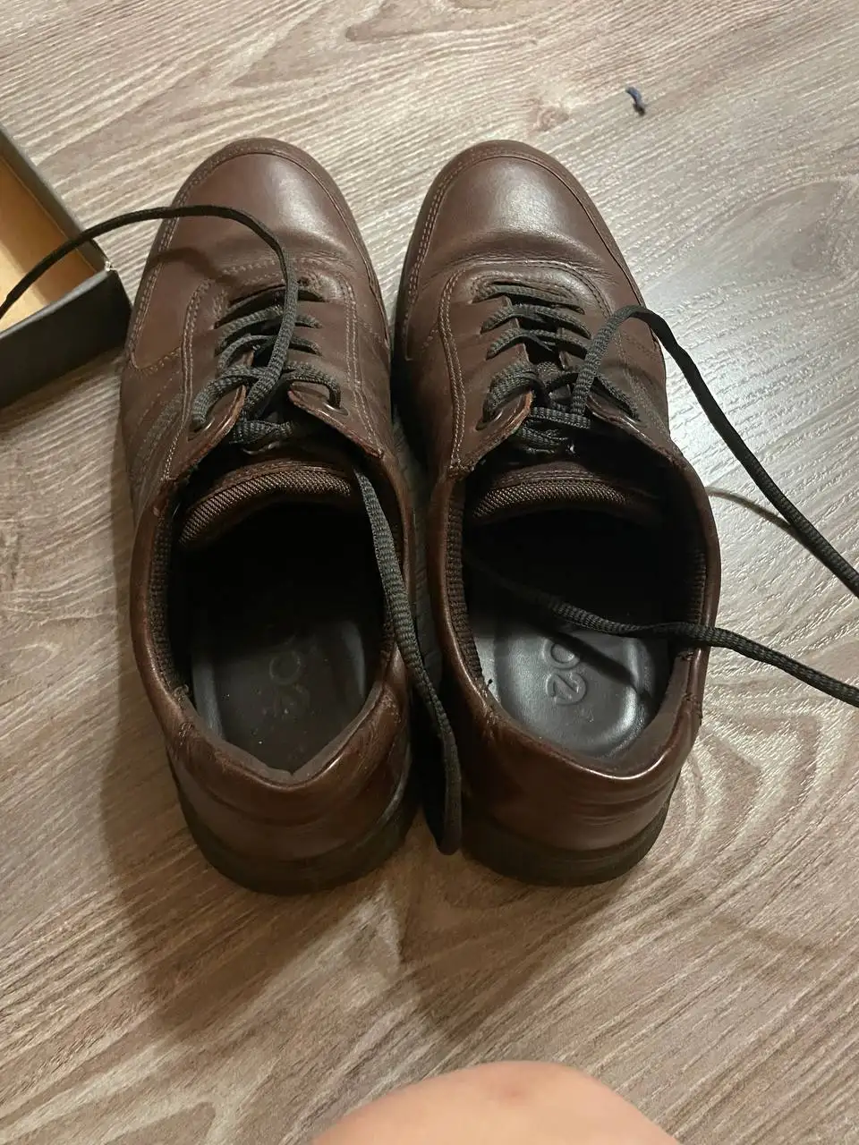 Продажа обуви, одежды и спортивных товаров - Одежда в Москва