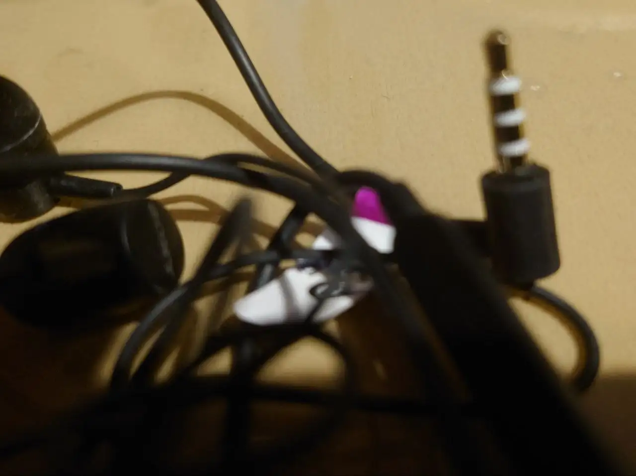 Наушники SONY Xperia XA2 Ultra Dual новые - Аксессуары для телефонов (Электроника) в Москва