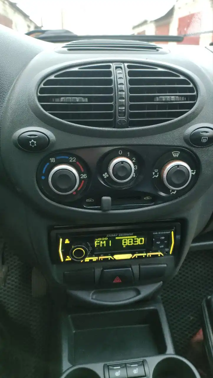 Продажа Лада Калина 2012 года комплектация Люкс