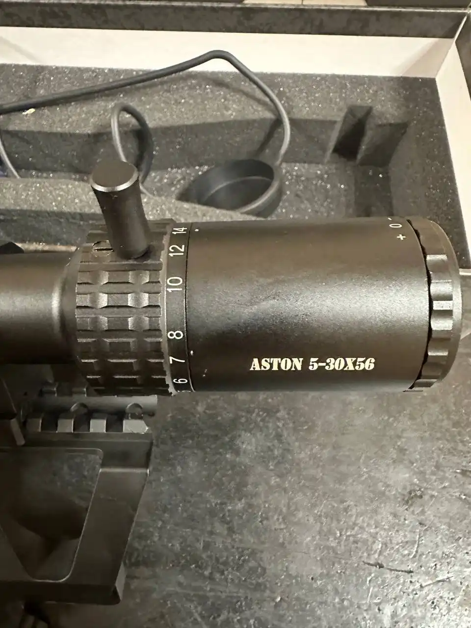 Кронштейн в отличном состоянии с комплектом