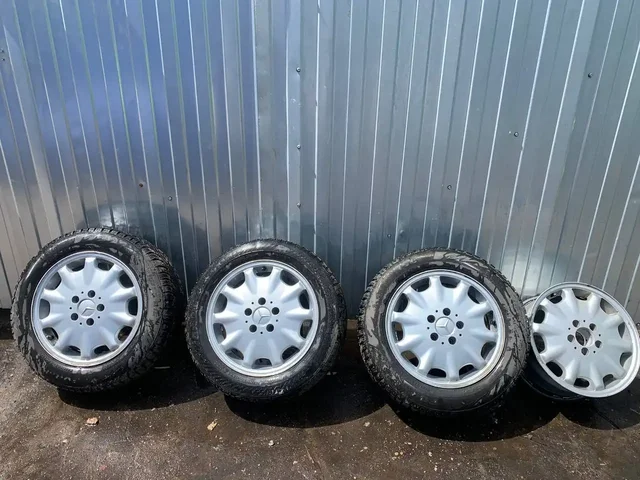 Оригинальные диски Mercedes с резиной 215/55 R16 - Запчасти в Воронеж
