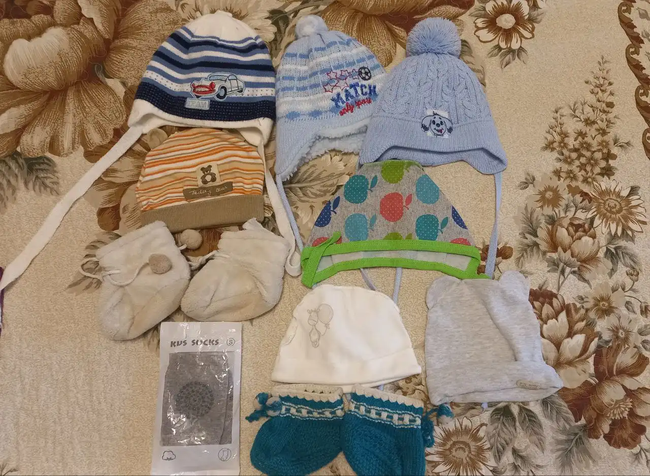 Отдам шапочки для детей