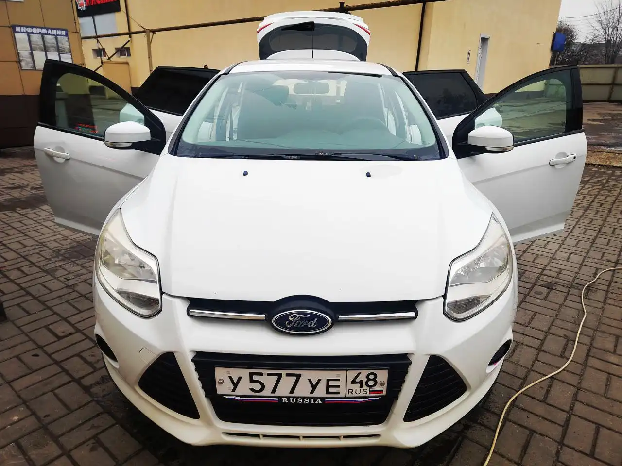 Автомобиль 2012 года в отличном состоянии