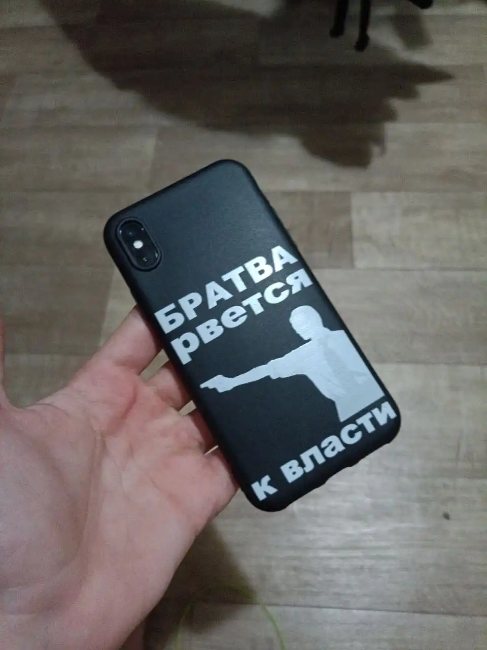 Продам iPhone X 64 ГБ с повреждениями