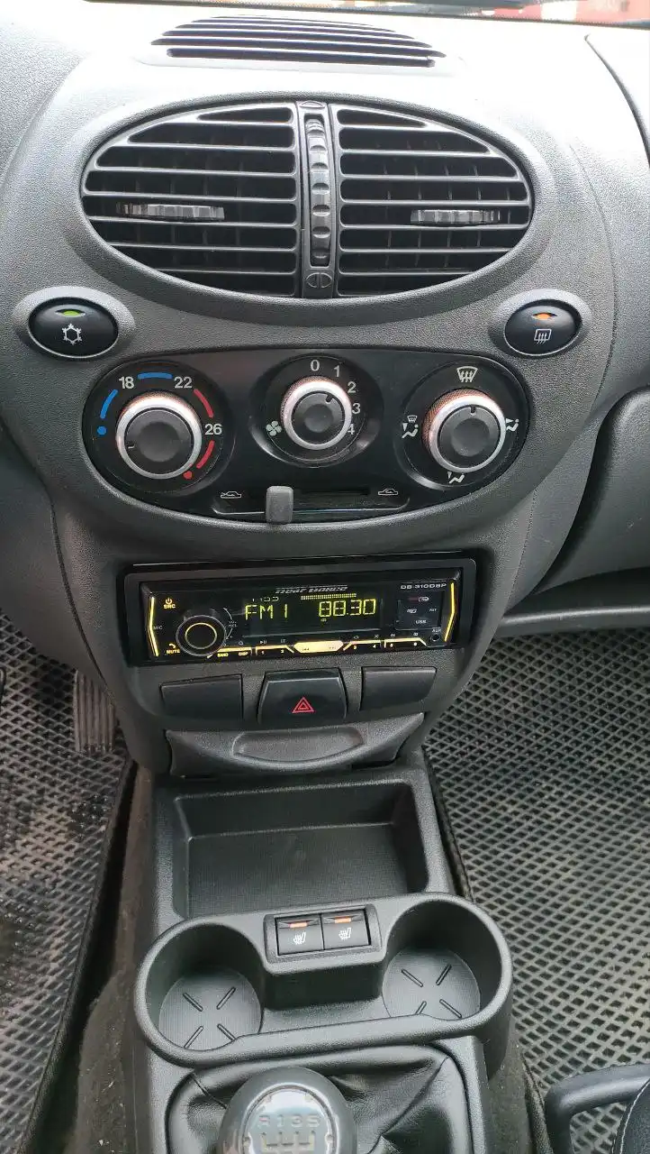 Продажа Лада Калина 2012 года, комплектация Люкс