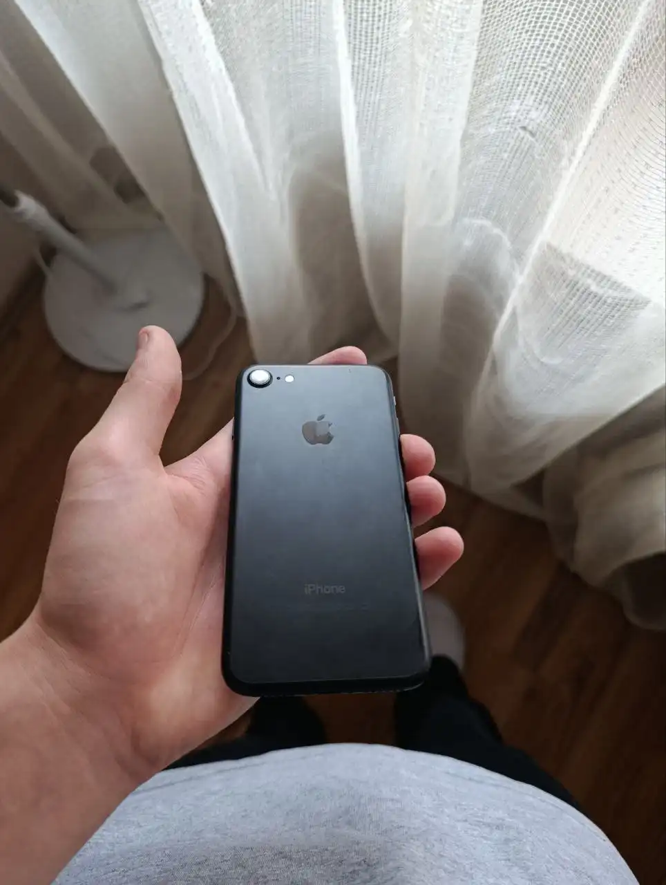 Продам айфон 7 на 128 в идеале 100% акб