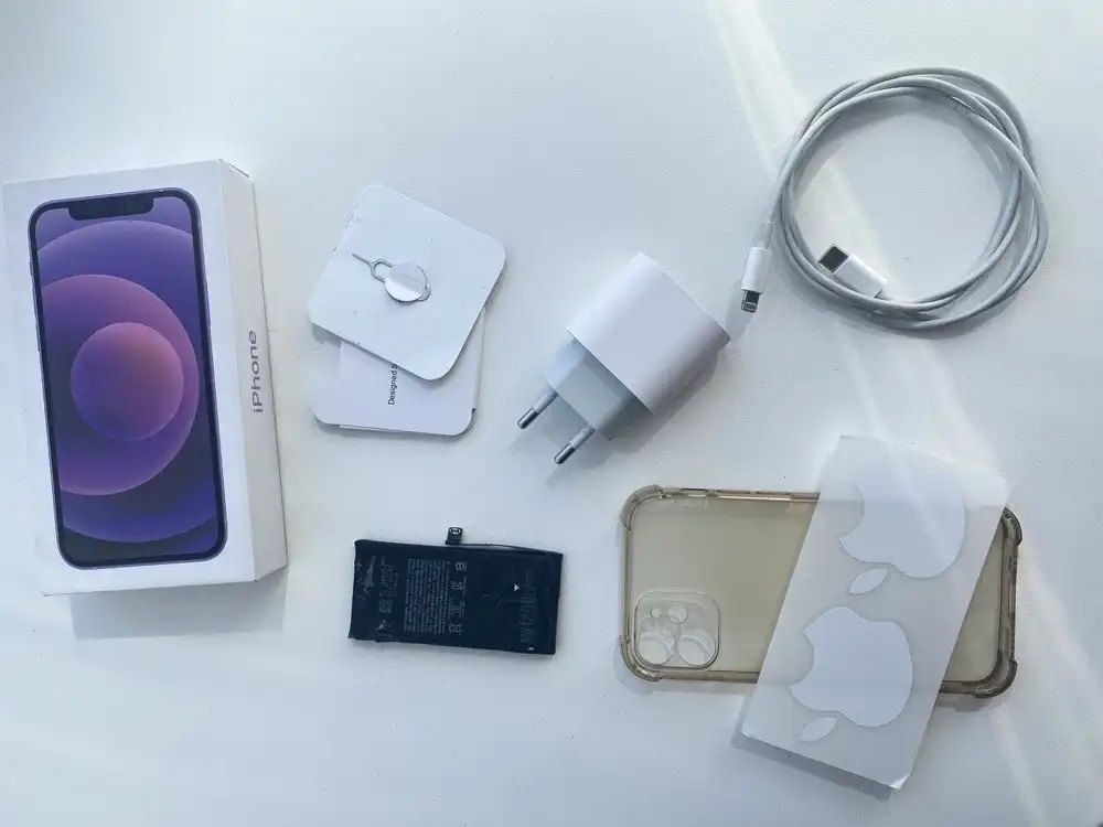 Комплект аксессуаров Apple iPhone 12 Mini