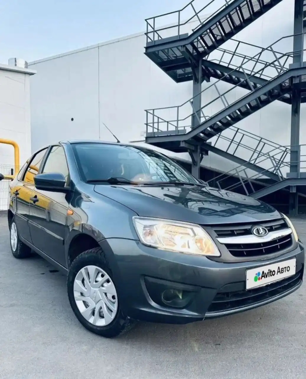 Продам Lada Granta 2015 года в отличном состоянии