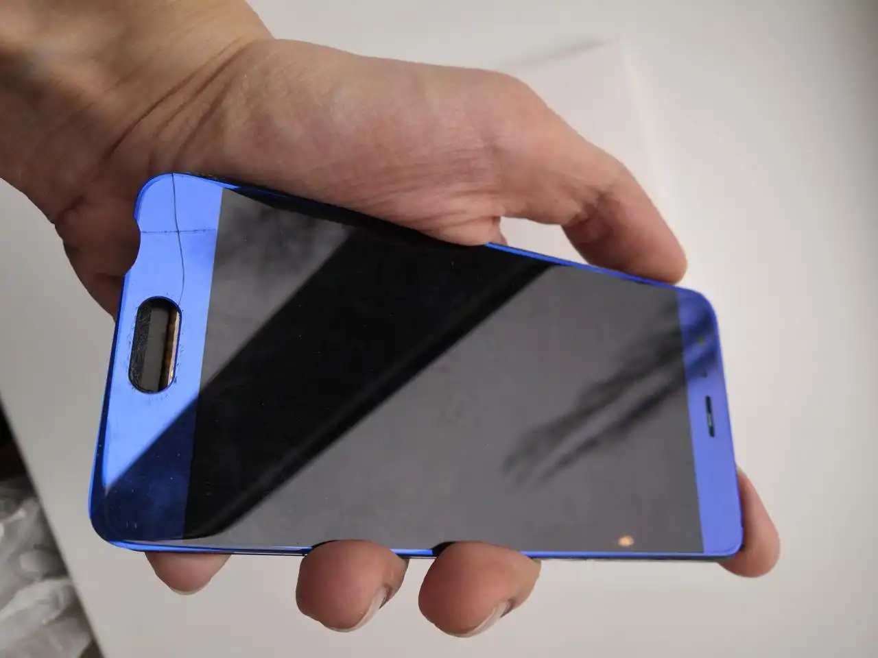 Модуль Honor 9 для переклейки с трещиной