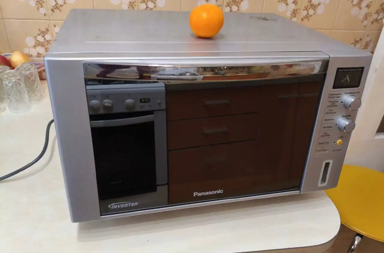 Продам микроволновку СВЧ-печь Panasonic