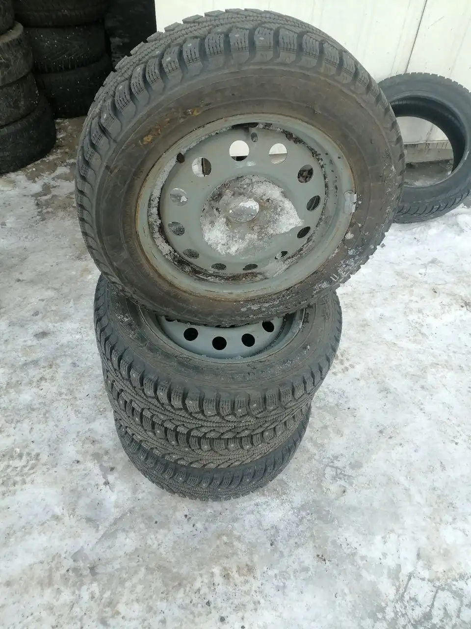 Штампы 14, конец 23 года, отъездили пол сезона - Шины и диски (Запчасти) в Воронеж
