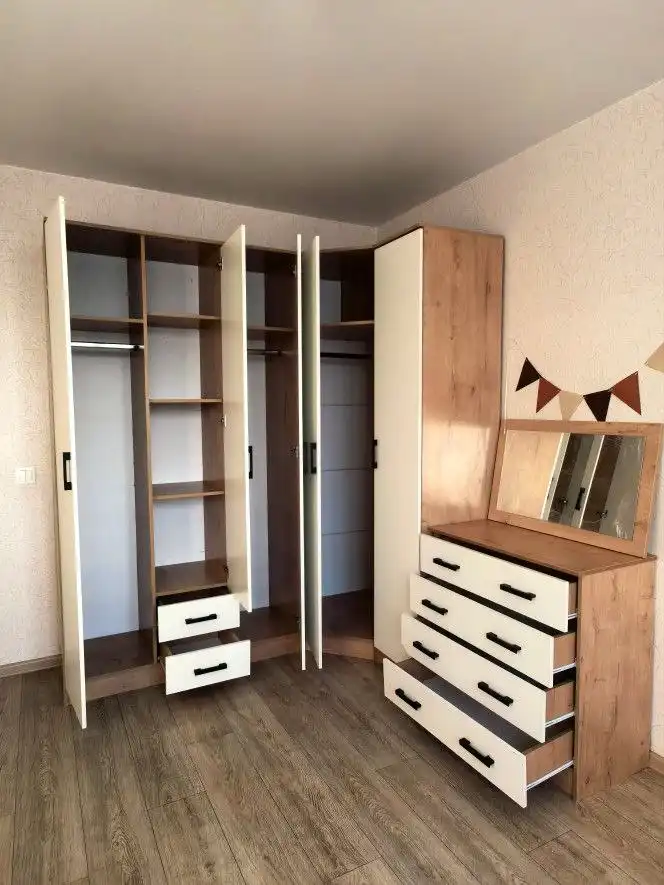 Продается угловой шкаф с комодом и зеркалом - Мебель (Для дома и дачи) в Воронеж