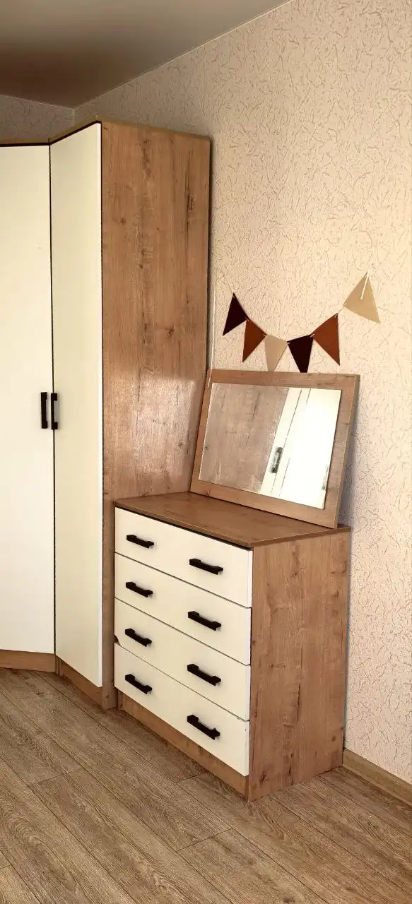 Продается угловой шкаф с комодом и зеркалом - Мебель (Для дома и дачи) в Воронеж