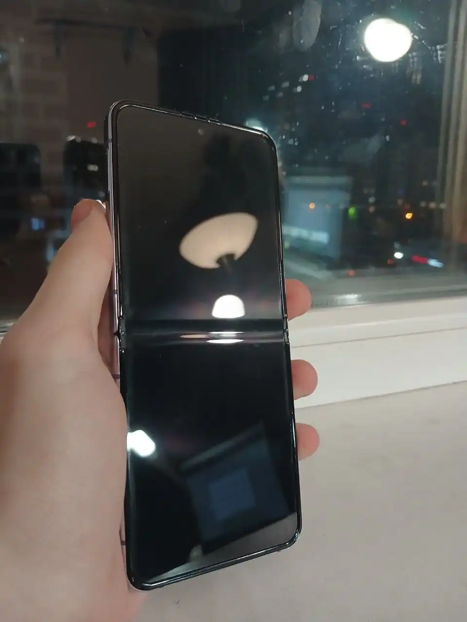 Samsung Z Flip4 с неработающим основным экраном - Смартфоны (Электроника) в Воронеж