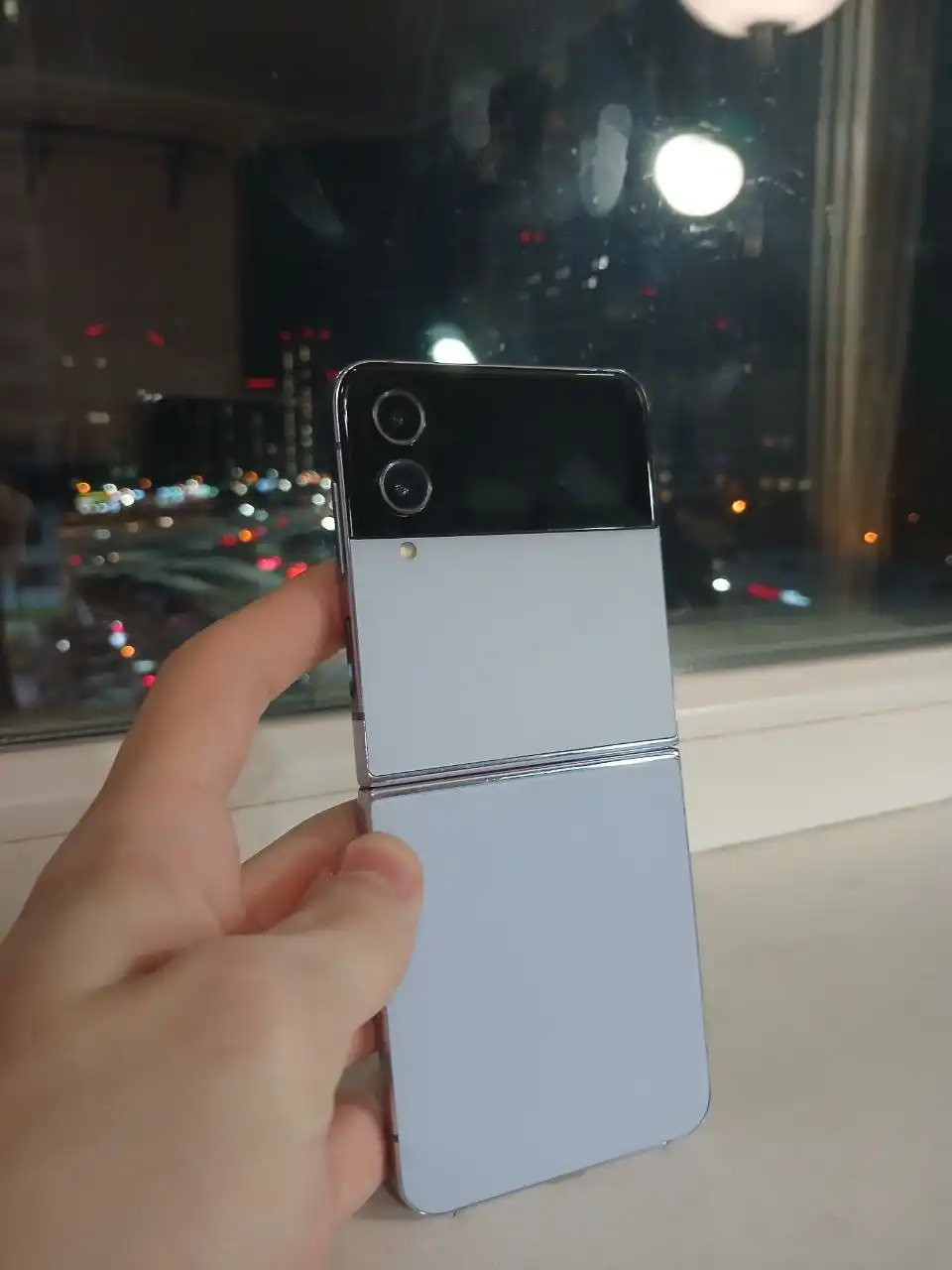 Samsung Z Flip4 с неработающим основным экраном - Смартфоны (Электроника) в Воронеж