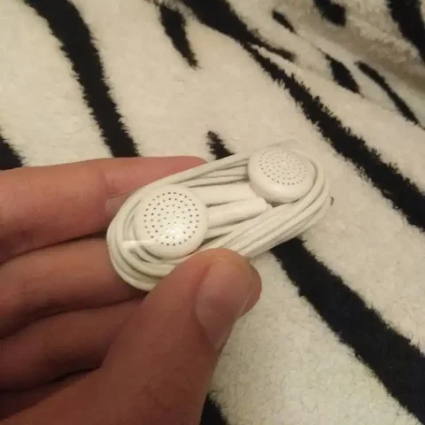 Новые оригинальные наушники из комплекта флагмана Honor - Смартфоны и телефоны в Воронеж