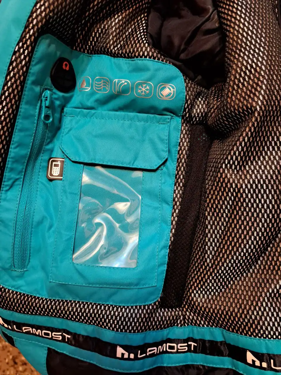 Продам зимний костюм для сильных морозов - Зимняя одежда (Одежда) в Воронеж